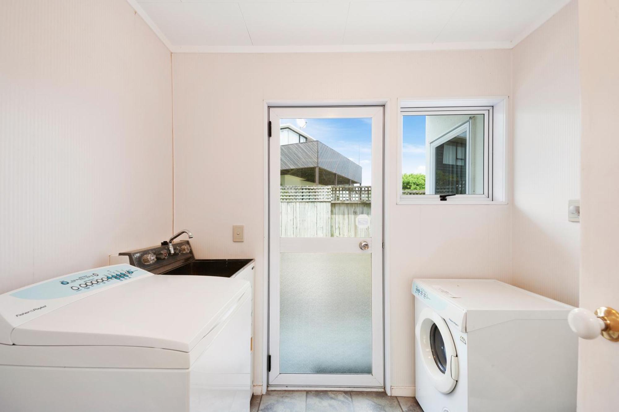 The White House - Taupo Holiday Home Buitenkant foto